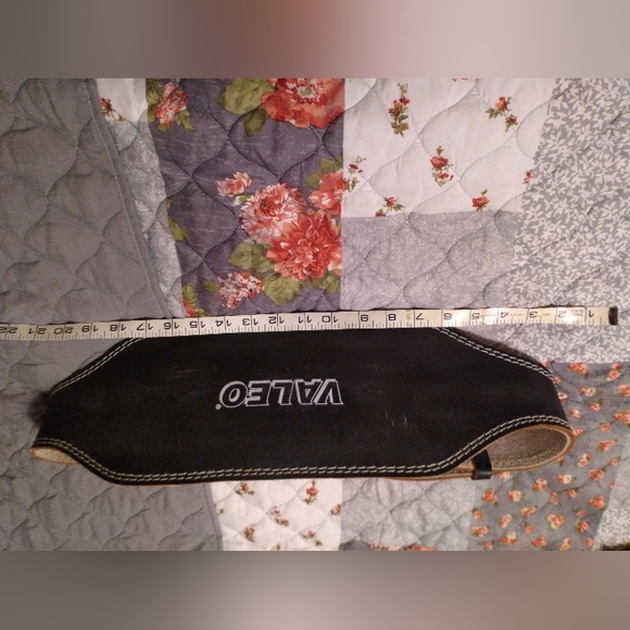 VALEO Weight Lifting Belt for Back Support All Leather In Good Condition - Picture 2 of 8